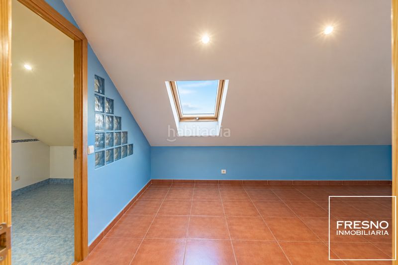 Foto d036a50a-b48d-4ec5-ad13-ef7072992e9c. Casa adossada amb xemeneia calefacció aparcament piscina a Algete