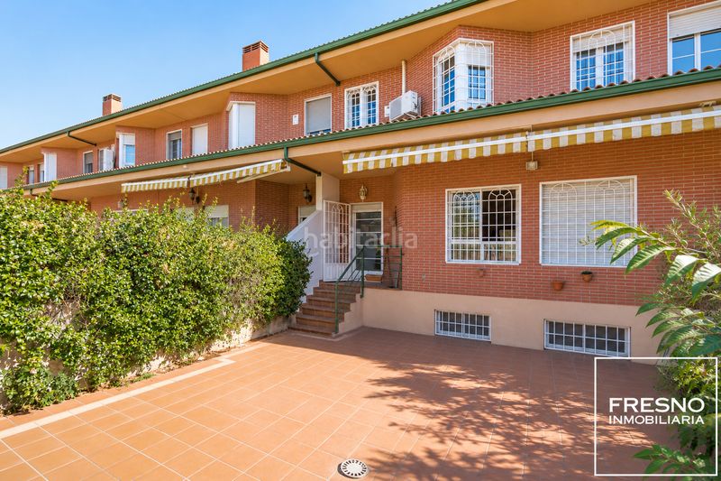Foto ffb6d86b-a2d1-428e-aaf3-2d8d4acd0ad5. Casa adossada amb xemeneia calefacció aparcament piscina a Algete