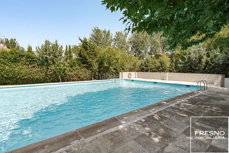 Foto 0828fbeb-04ef-47e2-a545-ed7a85bbe6a5. Casa adossada amb xemeneia calefacció aparcament piscina a Cobeña