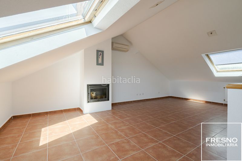 Foto 4bdb9968-ac59-43bd-8a8f-ed4a5ec91e97. Casa adossada amb xemeneia calefacció piscina a Cobeña