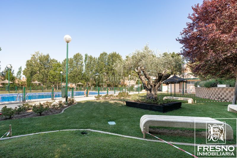 Foto 6d75ca8c-5bc9-47da-8326-5282124fe276. Casa adossada amb xemeneia calefacció piscina a Cobeña
