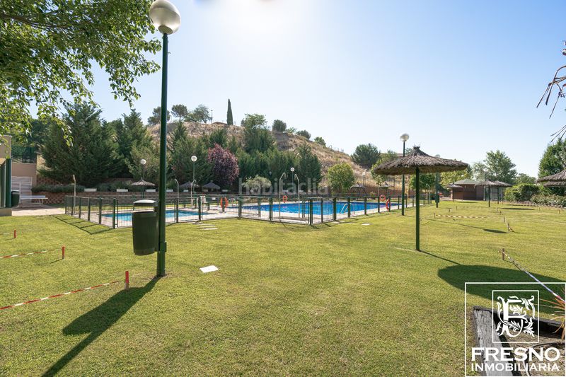 Foto a9b19584-cfe4-4781-aae8-71b63e5944ee. Casa adossada amb xemeneia calefacció piscina a Cobeña
