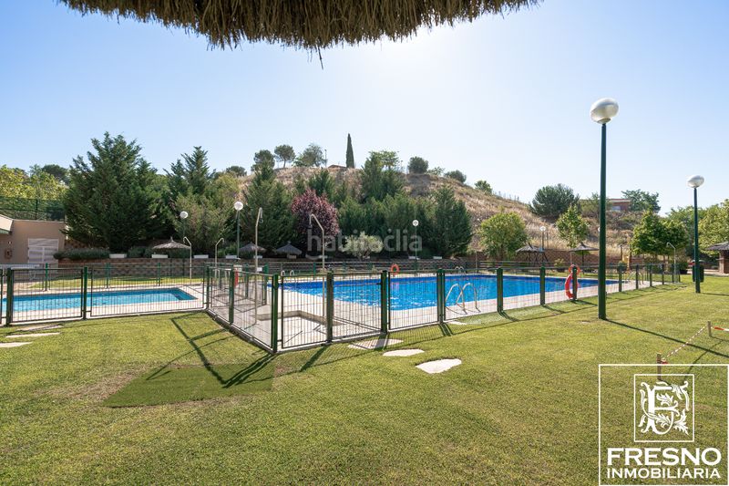 Foto aa3c1fa0-1023-4899-8f6b-a99b1bf5a0a3. Casa adossada amb xemeneia calefacció piscina a Cobeña