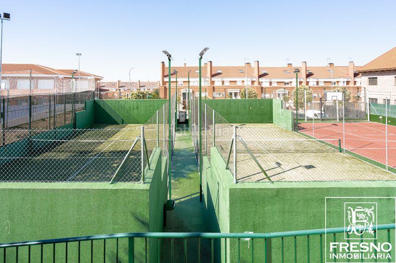 Foto d6b39fc6-70fa-4728-8c80-b174954a7793. Casa adossada amb xemeneia calefacció piscina a Cobeña