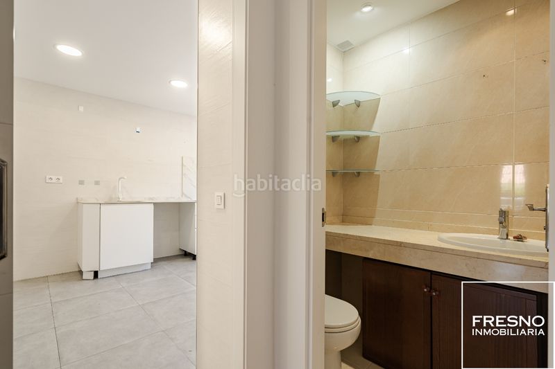 Foto ed26ef8b-c94d-4fdb-b9e0-9f035a83ff61. Casa adossada amb xemeneia calefacció piscina a Cobeña