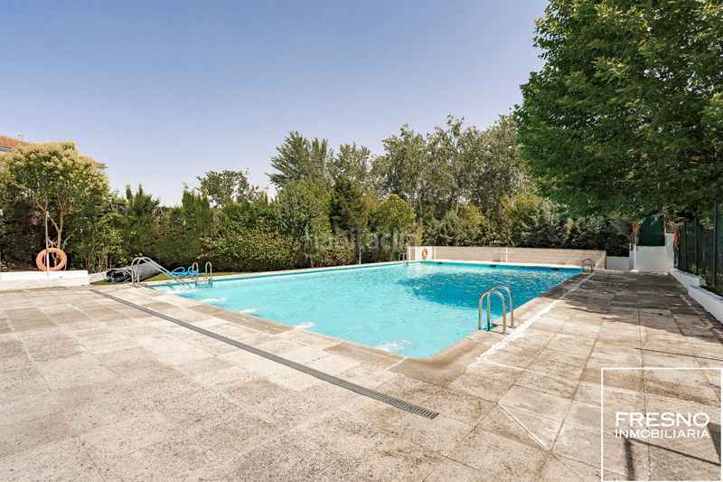 Foto aee3241a-fc3f-4bcb-9274-0e3c77806494. Casa adossada amb xemeneia calefacció aparcament piscina a Cobeña