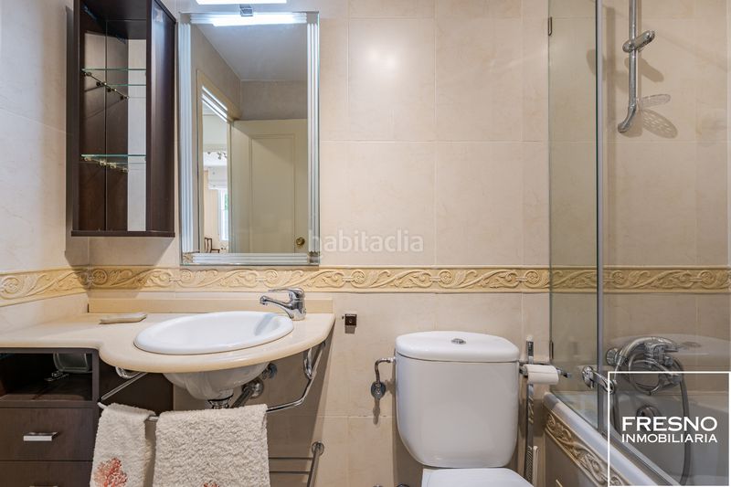 Foto b24d24dd-7cc7-4b46-8e59-408202edb8eb. Casa adossada amb xemeneia calefacció aparcament piscina a Cobeña