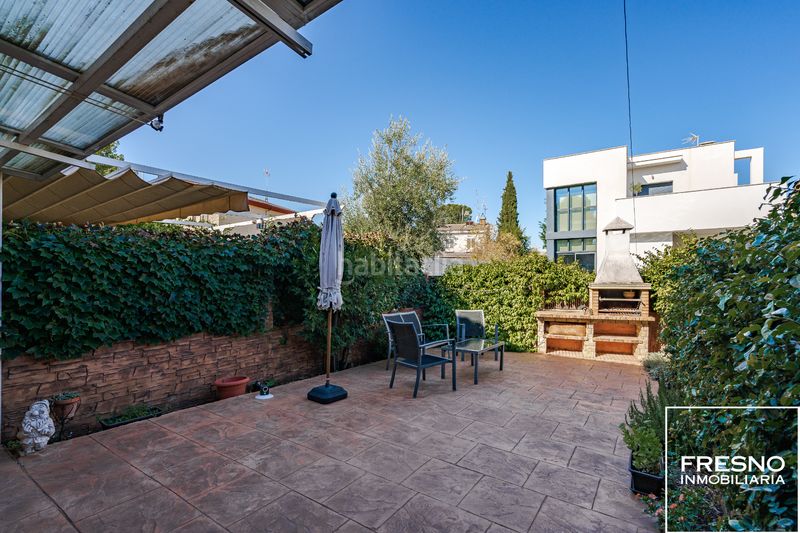 Foto bd8449e2-8555-48f7-a665-e57b5b49d6ae. Casa adossada amb xemeneia calefacció aparcament piscina a Cobeña