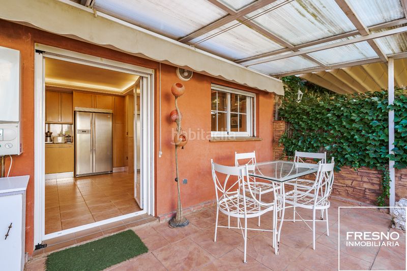 Foto e9f5e7b9-43ad-45a8-9181-268b17eaa0fe. Casa adossada amb xemeneia calefacció aparcament piscina a Cobeña