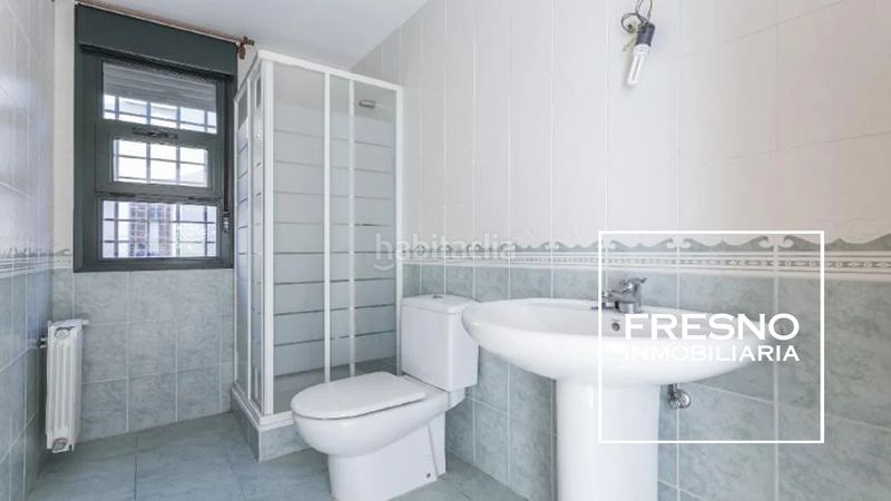 Foto 0e84a93f-e5d7-48df-87f0-f9b71593c4f3. Casa aparellada amb aparcament a Centro Rivas - Vaciamadrid