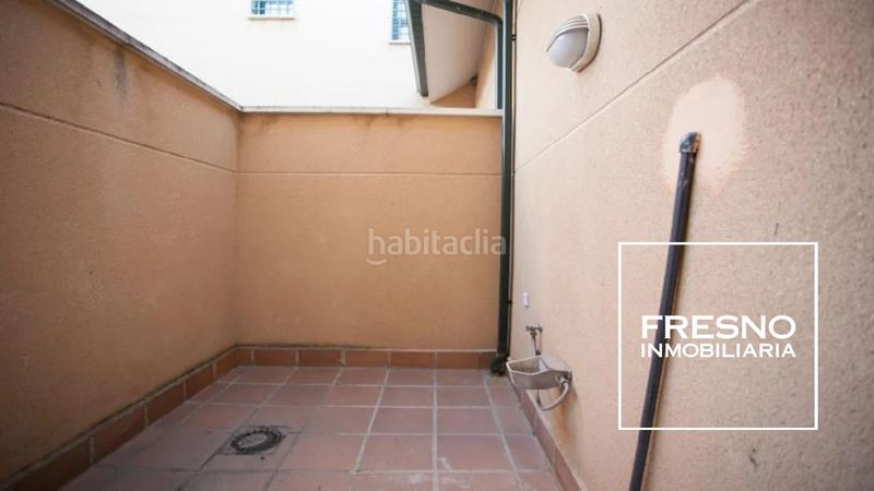 Foto 4ee5de7b-c9ba-4e33-9dff-c11374fd45b5. Casa aparellada amb aparcament a Centro Rivas - Vaciamadrid