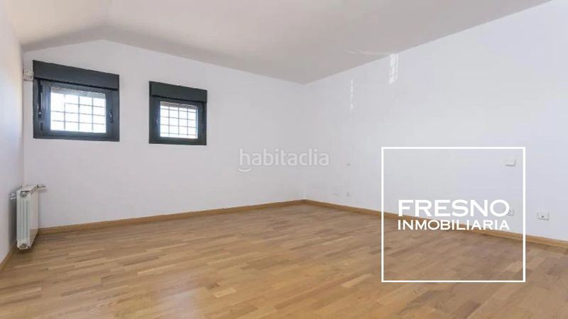 Foto c00cbf09-6c2a-43d4-b72e-d3a96819f0fa. Casa aparellada amb aparcament a Centro Rivas - Vaciamadrid