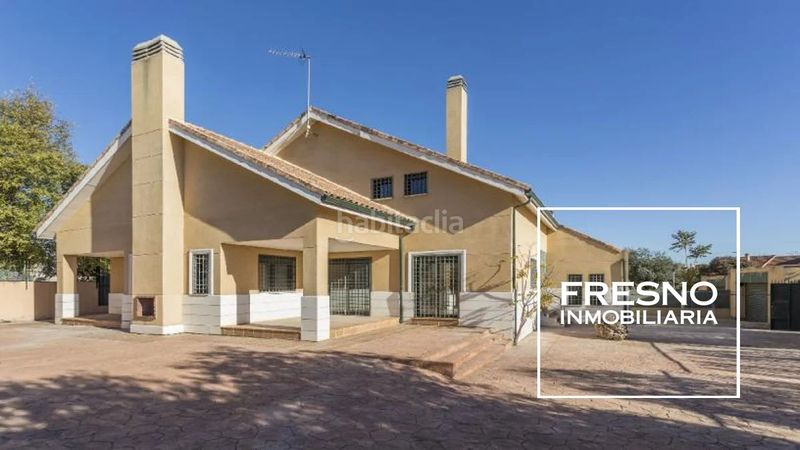 Foto c1101948-b806-4a9f-a9d8-7b1ad0249994. Casa aparellada amb aparcament a Centro Rivas - Vaciamadrid