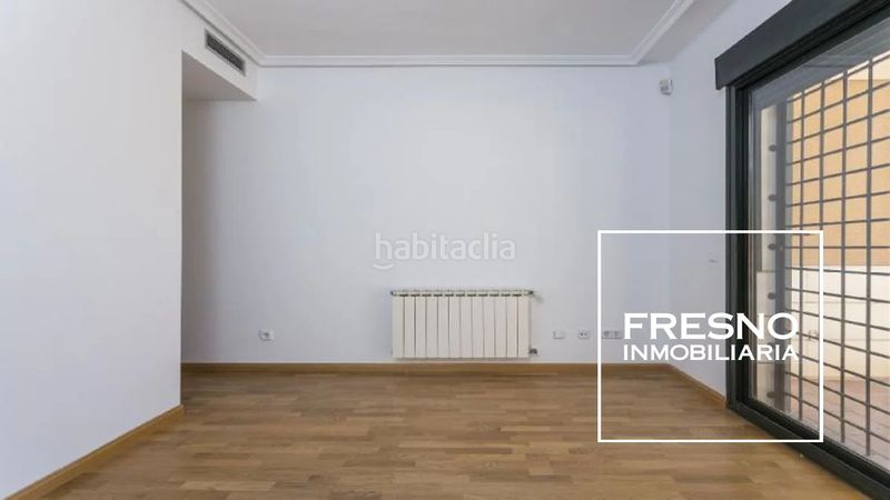 Foto f310238c-d8ca-4538-b3e9-758ff197f9e5. Casa aparellada amb aparcament a Centro Rivas - Vaciamadrid