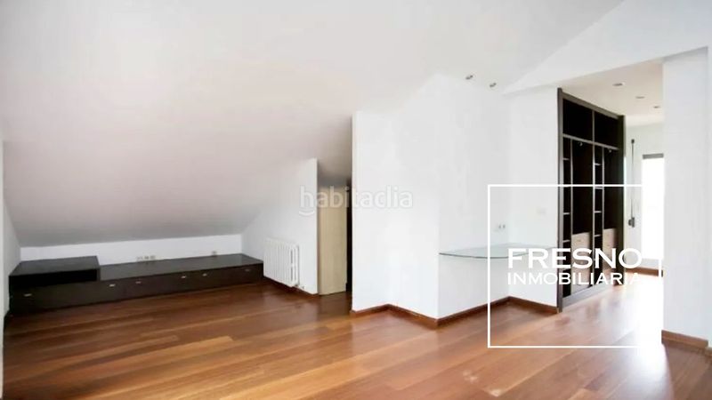 Foto 01cd25d9-44c8-4cab-840f-6f48e2c26772. Casa aparellada amb aparcament a Miralbueno Zaragoza