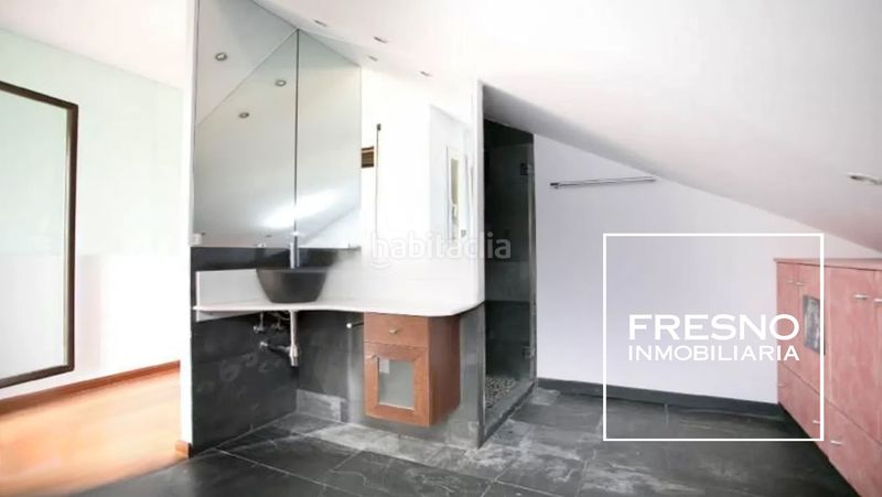 Foto 17f112d0-946f-41c5-9f2d-a5957ce09b07. Casa aparellada amb aparcament a Miralbueno Zaragoza