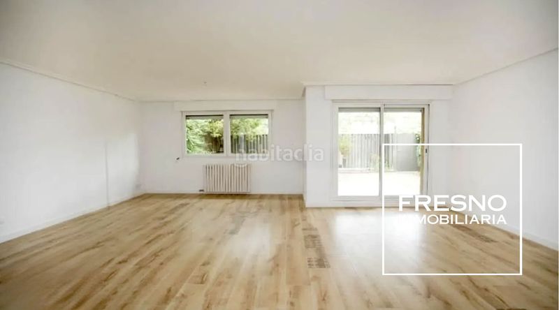 Foto 2a461039-f457-40d6-99cb-b4017a85db46. Casa aparellada amb aparcament a Miralbueno Zaragoza