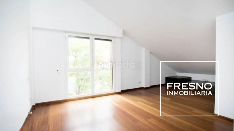 Foto 439356d8-9765-412c-965c-903b637e59fb. Casa aparellada amb aparcament a Miralbueno Zaragoza