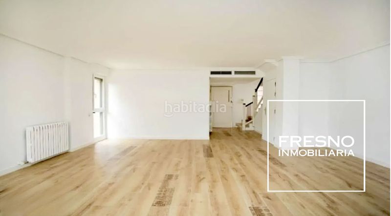 Foto 5e6b5444-822c-400c-a25f-a3d133e084bb. Casa aparellada amb aparcament a Miralbueno Zaragoza