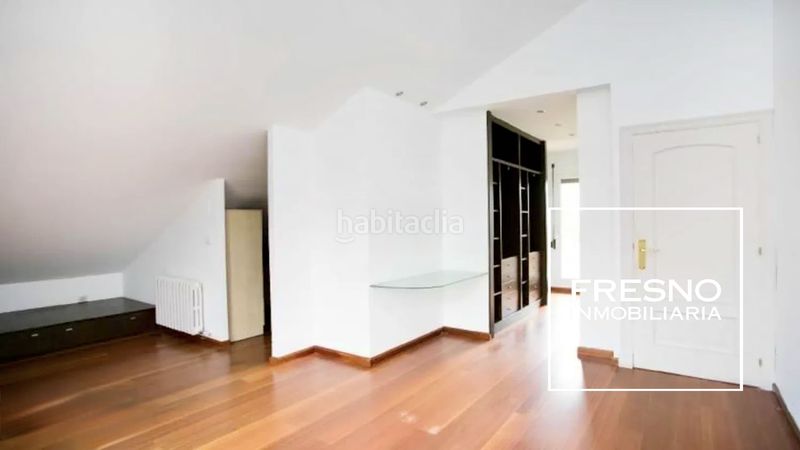 Foto a0461b11-5f59-42f7-9b27-4fd97f1feefd. Casa aparellada amb aparcament a Miralbueno Zaragoza