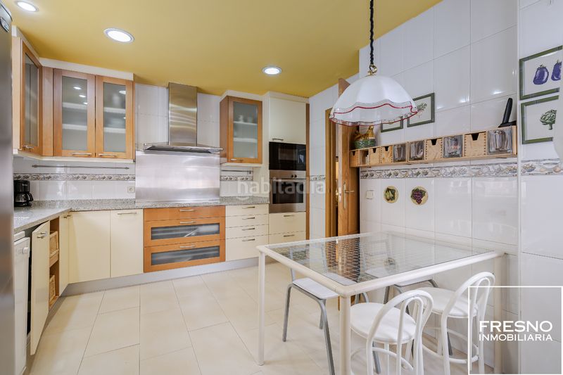 Foto 187b3ae6-edfc-4a01-b833-784aa412f84b. Casa aparellada amb calefacció aparcament a Cobeña