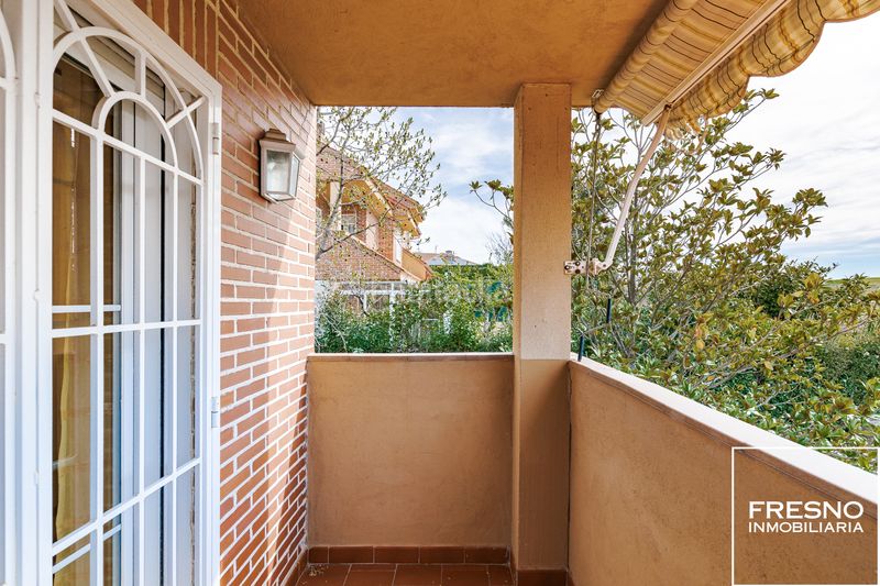Foto 70027680-d1c0-47a8-a65a-00af93eb2a02. Casa aparellada amb calefacció aparcament a Cobeña