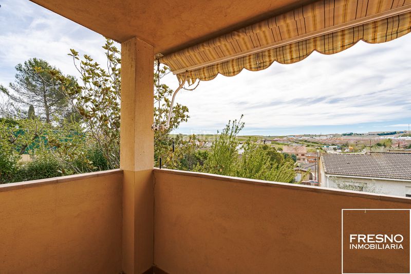 Foto ab011421-78ac-452c-8315-817d7806527b. Casa aparellada amb calefacció aparcament a Cobeña