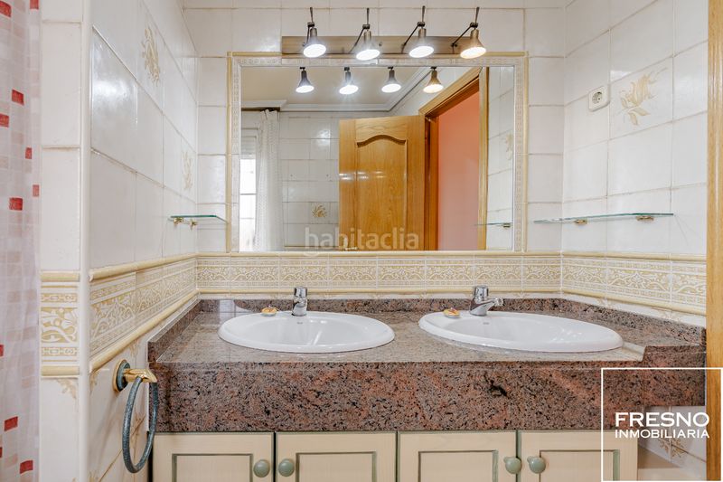 Foto ce54400b-d66d-4b2b-bdfb-c3769f2384be. Casa aparellada amb calefacció aparcament a Cobeña