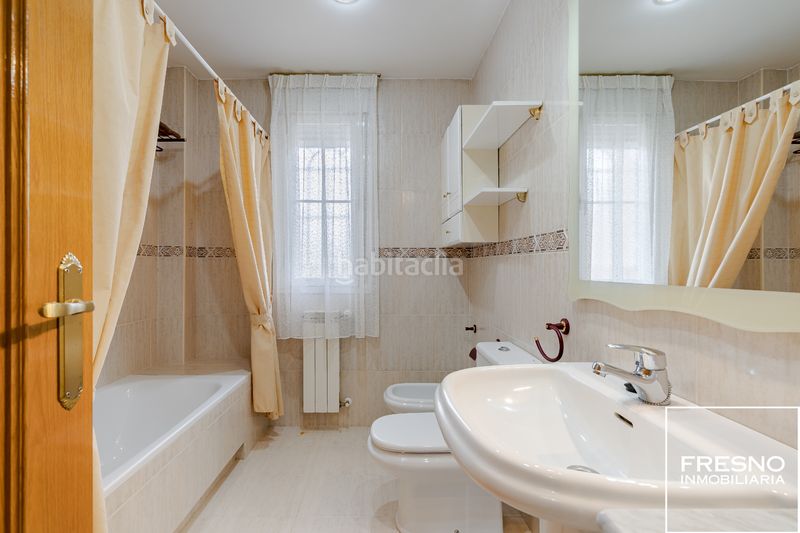 Foto fa725f83-b787-4a1b-99fe-23b9e2df0840. Casa aparellada amb calefacció aparcament a Cobeña