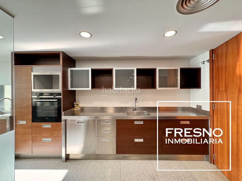 Foto fb1d31a9-9e72-4c36-9c44-ac94f9efc136. Pis amb calefacció piscina a Nueva España Madrid