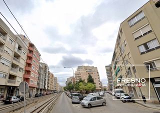 Pis  Carrer de jeroni de berard. Activo okupado - venta sin posesión -