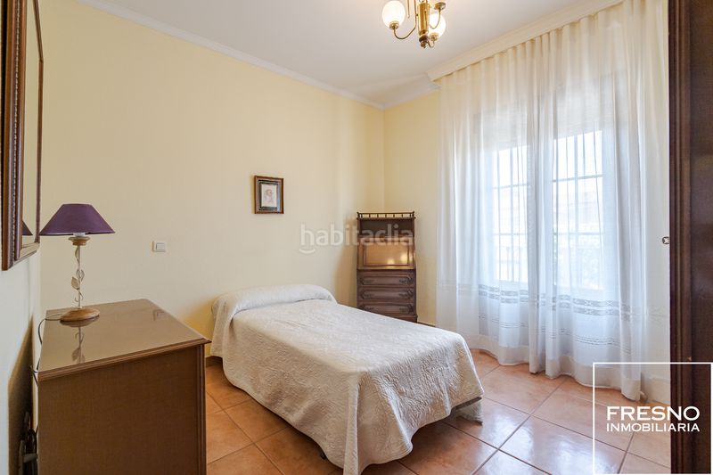 Foto c00baca1-c910-4cc8-af2d-dfeff174ae3d. Casa adossada amb calefacció aparcament a Yepes