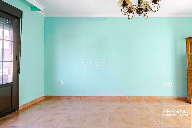 Foto ff358ff0-8fd5-4b63-9b2c-38eb6e72c443. Casa adossada amb calefacció aparcament a Yepes