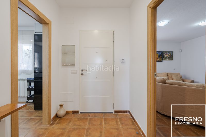 Foto b20b1540-3888-4c4b-bf33-40459c036580. Xalet amb xemeneia calefacció aparcament a Galápagos