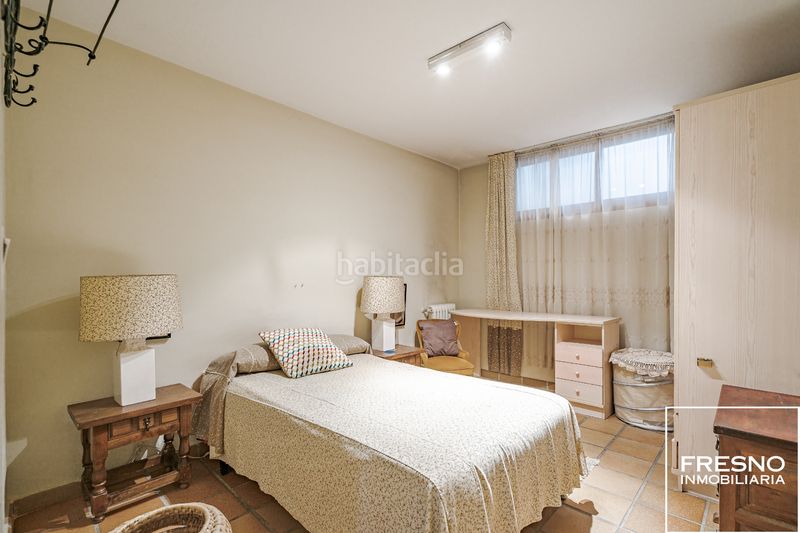 Foto ff56cec9-6678-4334-a2ee-9aa28079278c. Xalet amb xemeneia calefacció aparcament a Algete centro Algete