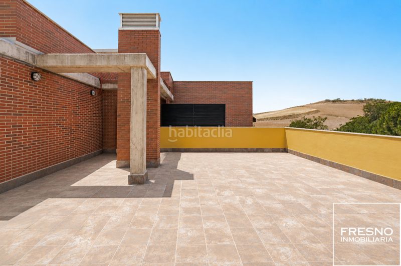 Foto b676da54-f511-44fd-b105-5c144f6b89b6. Àtic amb calefacció piscina a Cobeña