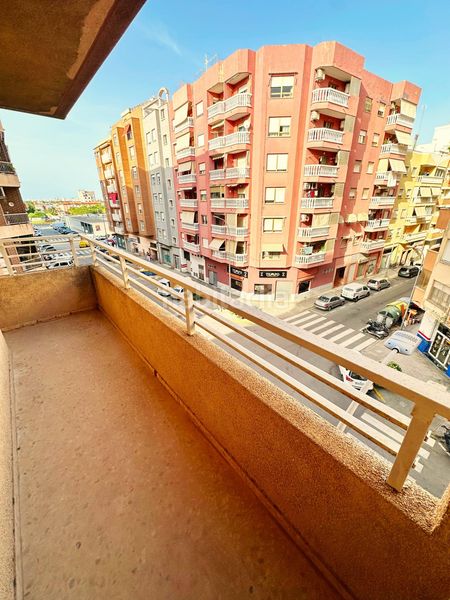 Foto f6a4d9a4-743e-4e0b-b613-6af7a9d824a5. Pis a Corea Gandia