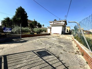 Casale  San isidre 1. Casa de dos plantas en carrer san roc de deltebre