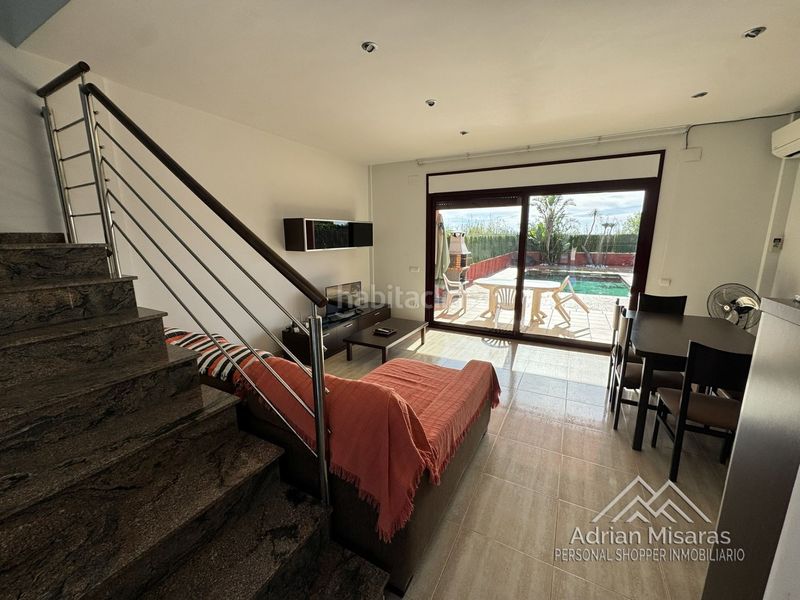 Foto 1d9fc3f1-b445-4063-ab6b-4461f6c563bd. Casa adossada amb aparcament piscina a Deltebre