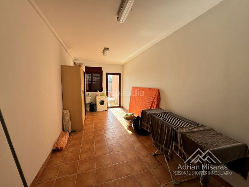 Foto 7133b830-d464-4004-bbdf-adf0e7e8e0e1. Casa adossada amb aparcament piscina a Deltebre