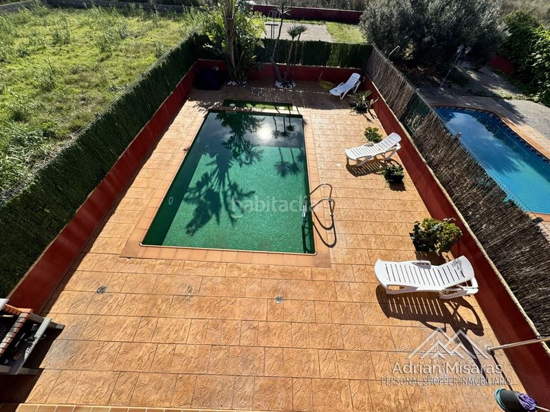Foto a394e5e7-7201-4a80-b899-b88c45381753. Casa adossada amb aparcament piscina a Deltebre