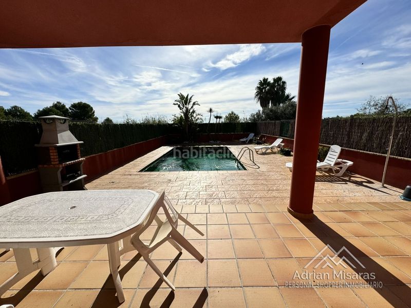 Foto db753f2a-dced-467c-b433-ce0ffa905694. Casa adossada amb aparcament piscina a Deltebre