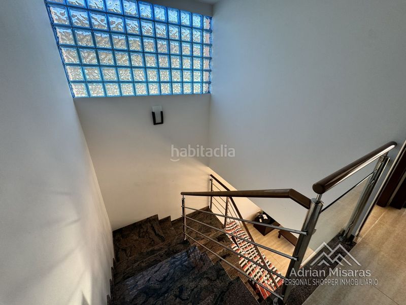 Foto de4d0d83-18c2-4e3f-8d47-02eb6845b463. Casa adossada amb aparcament piscina a Deltebre