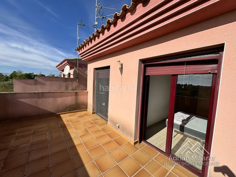 Foto fb766a9c-8159-42dc-99af-d28d25ff358b. Casa adossada amb aparcament piscina a Deltebre