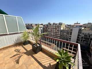 Penthouse  Sardenya 217. �tico reformado con terraza junto a la sagrada familia
