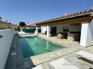 Chalet  Gavina. Chalet exclusivo con piscina privada a 5 minutos de la playa en
