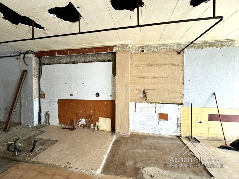 Foto d0731799-d6e1-4d42-8514-afc6a5f06cde. Local comercial a Deltebre