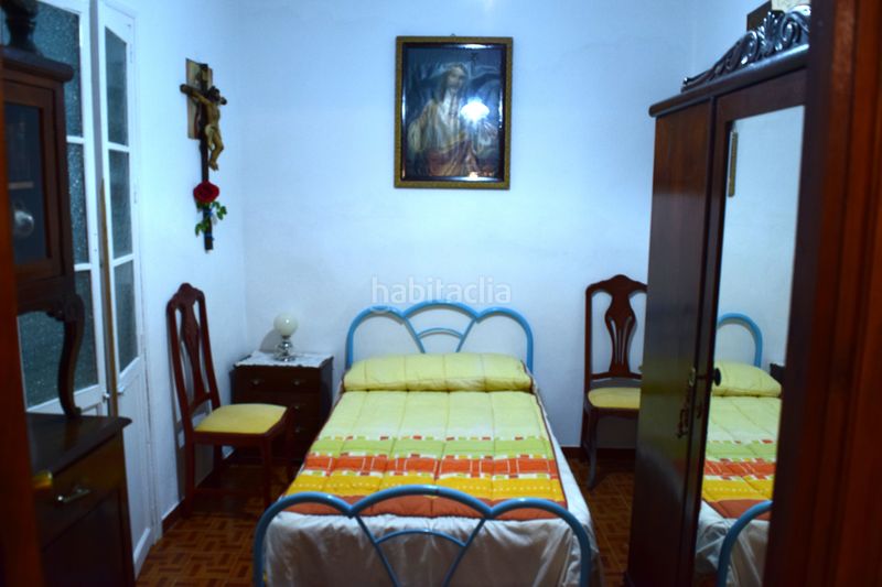 Foto 2b8fb1b1-4982-4a5c-b7a2-92fe2f176c21. Casa adossada a Fuentes de León
