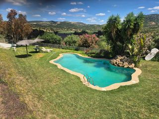 Mas à Puerto Serrano. Un oasis andaluz único: finca de 70 hectáreas con dos cortijos y