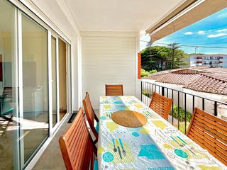 Etagenwohnung in Riells. Tu refugio en la costa brava: luz, terrazas y tranquilidad en l'
